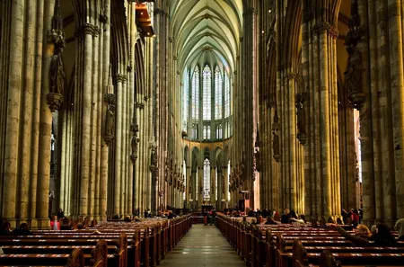 17-32-46-stained-glass-1181864_1280-1-1024x681